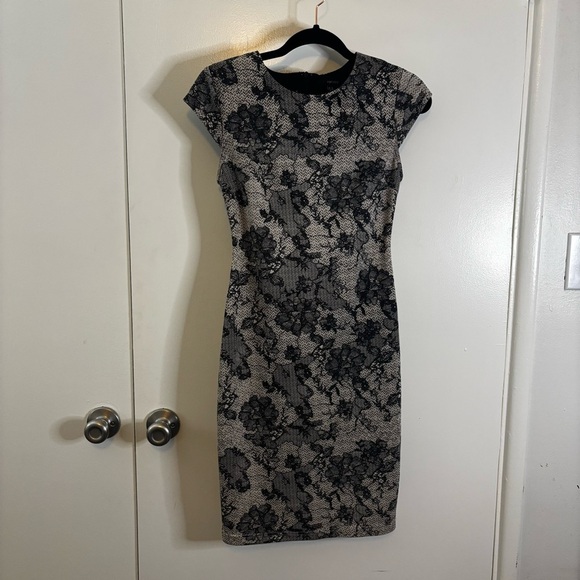 Forever 21 Dresses & Skirts - Forever 21 Black Floral Sheath Dress